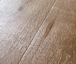 Işık fırçalanmış